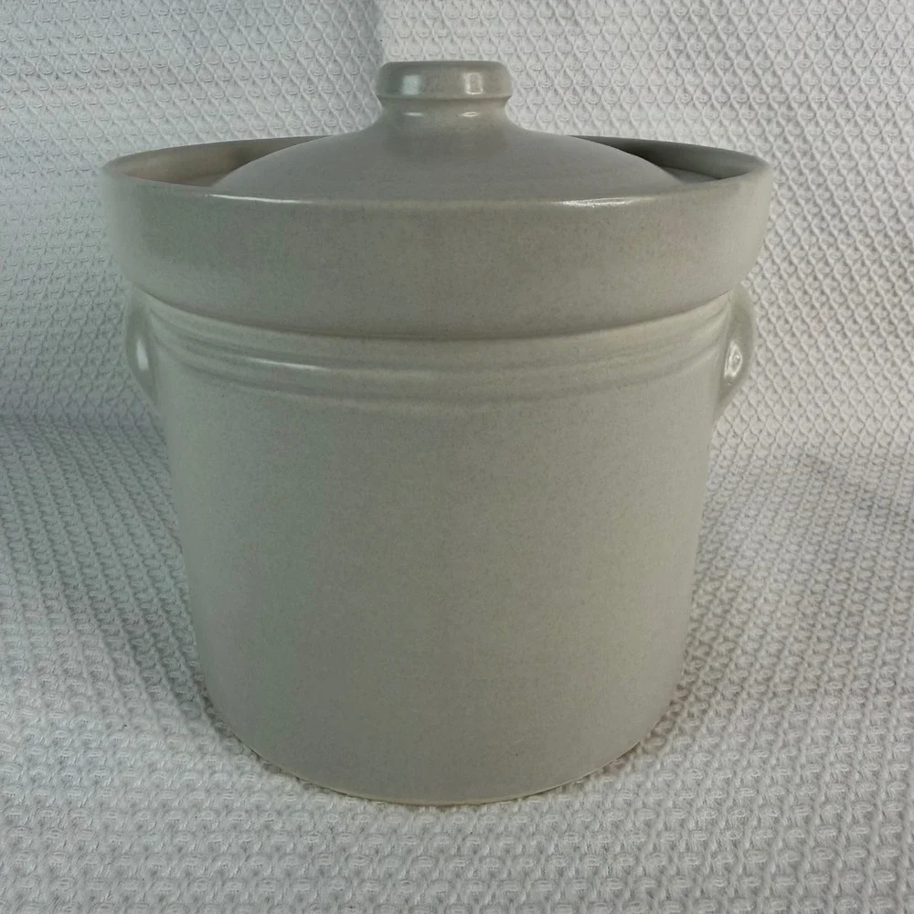 Vintage Pfaltzgraff Yorktowne Stoneware Crock with Lid Blue Keystone #2 USA